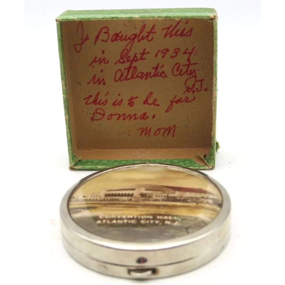 Vintage 1934 Atlantic City Convention Hall Powder Compact w Original Note
